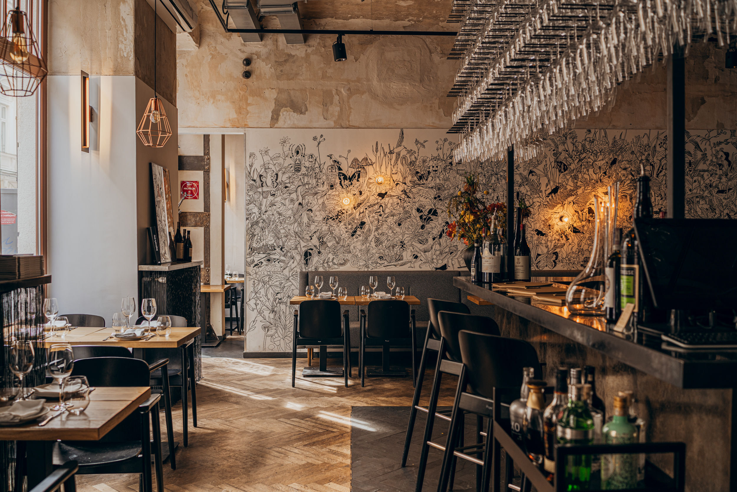 Kieliszki na Próżnej Warszawa wine bar